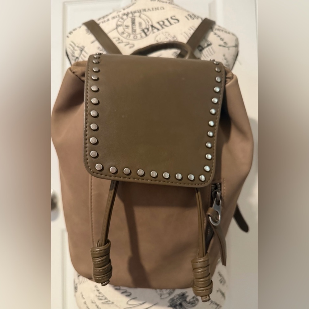 Universal Thread Studded Flap Drawstring Backpack in Brown LIKE NEW - Picture 2 of 7